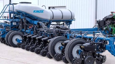 Kinze розробив систему для швидкісного посіву кукурудзи Рис.1