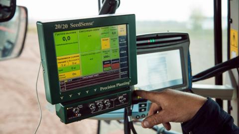 Обладнання Precision Planting дозволяє досягти 99,9% сингуляції на кукурудзі — експерти Digital Field Рис.1