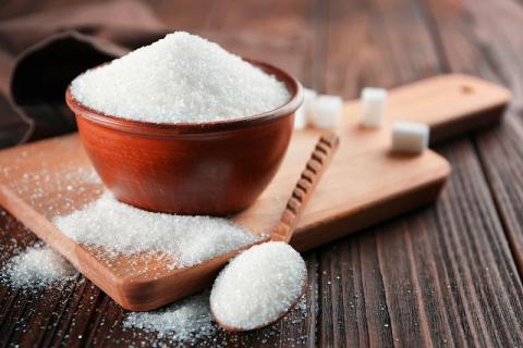 Обсяги виробництва цукру в Україні за останні 5 років скоротилися вдвічі Рис.1