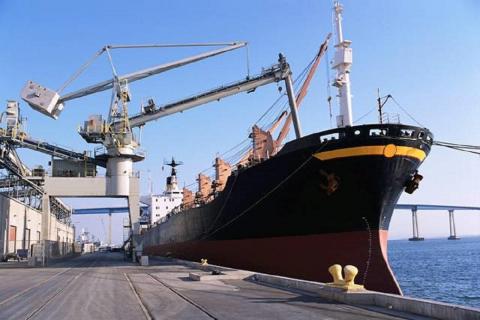 Розблокування українських портів може підсилити гривню — експерт Рис.1