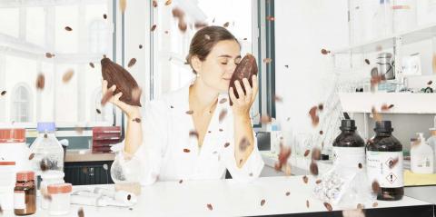 Дослідник досліджує "відбитки пальців" какао для виробництва більш якісного шоколаду Рис.1